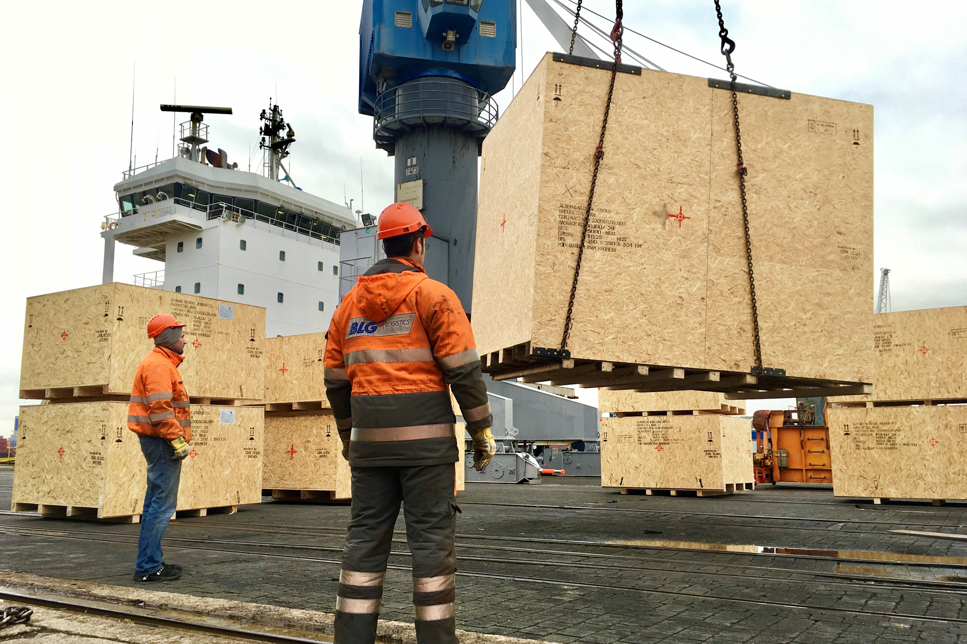 Heavy cargo logistics for project cargo and break bulk.